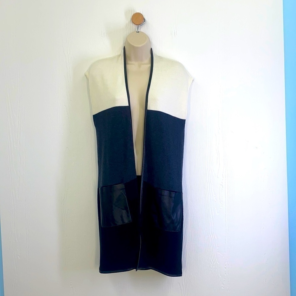 Chico’s - Vintage Long Sleeveless Blocked Colored Pleather Lining  Cardigan SZ 0